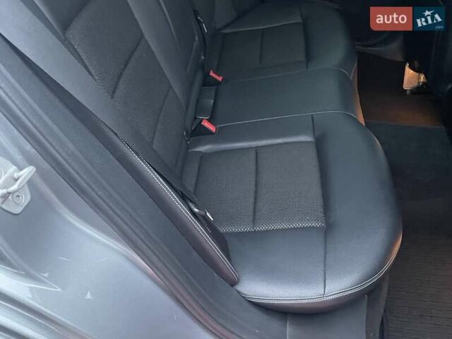 Мерседес Е-Клас 2013 у Києві на Automoto.ua Сірий Мерседес Е-Клас, об'ємом двигуна 2 л та пробігом 175 тис. км за 18490 $, фото 51 на Automoto.ua