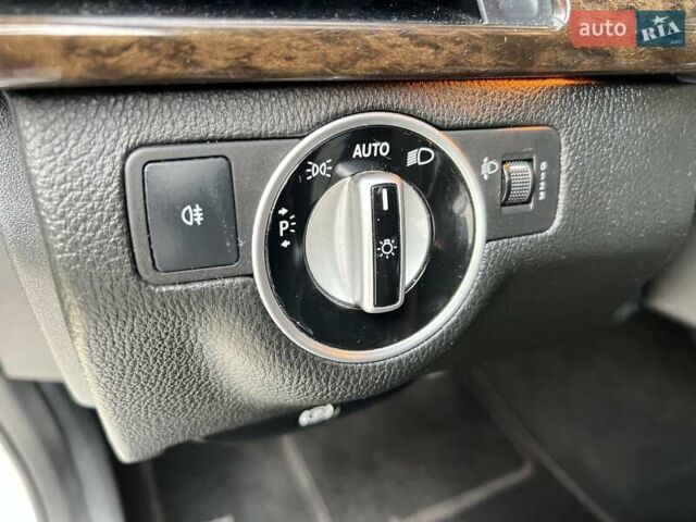 Сірий Мерседес Е-Клас, об'ємом двигуна 2.14 л та пробігом 248 тис. км за 12500 $, фото 17 на Automoto.ua