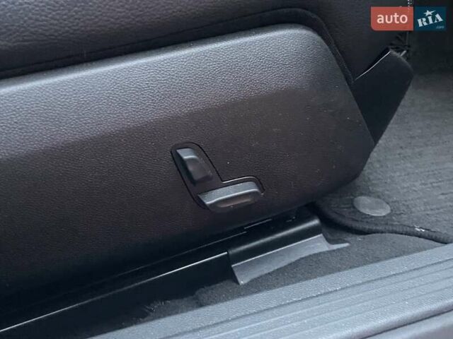 Мерседес Е-Клас 2013 у Києві на Automoto.ua Сірий Мерседес Е-Клас, об'ємом двигуна 2 л та пробігом 175 тис. км за 18490 $, фото 52 на Automoto.ua