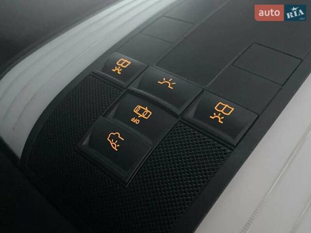 Мерседес Е-Клас 2013 у Києві на Automoto.ua Сірий Мерседес Е-Клас, об'ємом двигуна 2 л та пробігом 175 тис. км за 18490 $, фото 46 на Automoto.ua