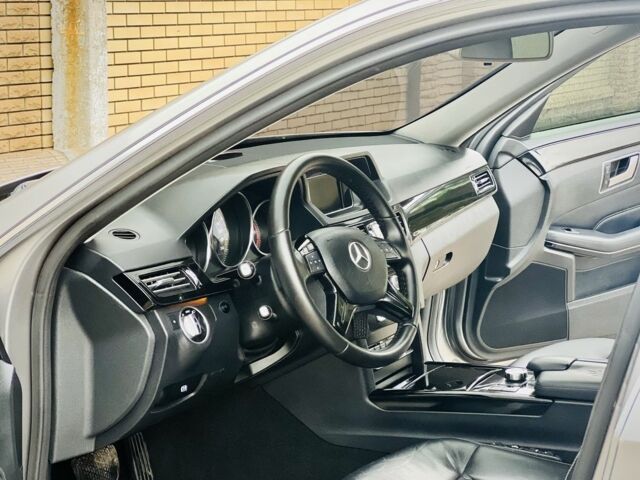 Серый Мерседес Е-Класс, объемом двигателя 2.1 л и пробегом 282 тыс. км за 11500 $, фото 17 на Automoto.ua