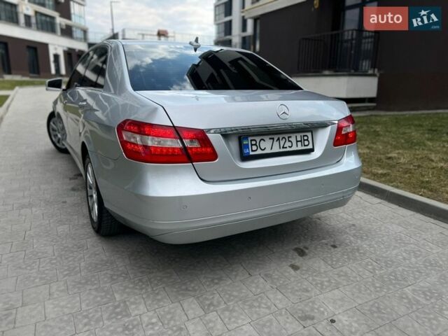 Серый Мерседес Е-Класс, объемом двигателя 2.2 л и пробегом 275 тыс. км за 11100 $, фото 76 на Automoto.ua