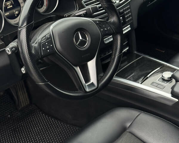 Серый Мерседес Е-Класс, объемом двигателя 2.14 л и пробегом 230 тыс. км за 18000 $, фото 10 на Automoto.ua