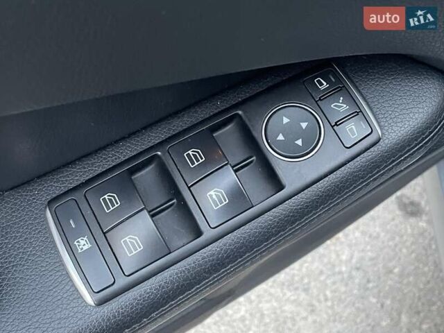 Мерседес Е-Клас 2013 у Києві на Automoto.ua Сірий Мерседес Е-Клас, об'ємом двигуна 2 л та пробігом 175 тис. км за 18490 $, фото 40 на Automoto.ua