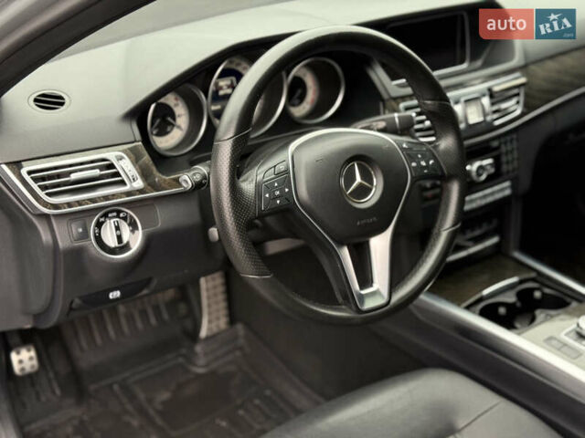 Сірий Мерседес Е-Клас, об'ємом двигуна 2.2 л та пробігом 258 тис. км за 16499 $, фото 57 на Automoto.ua