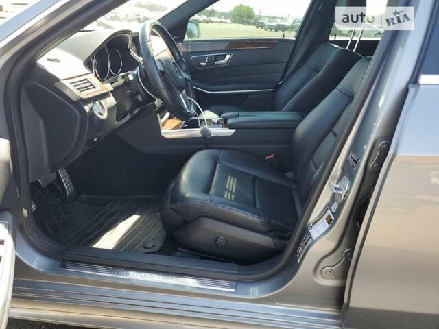 Серый Мерседес Е-Класс, объемом двигателя 3.5 л и пробегом 132 тыс. км за 3000 $, фото 7 на Automoto.ua