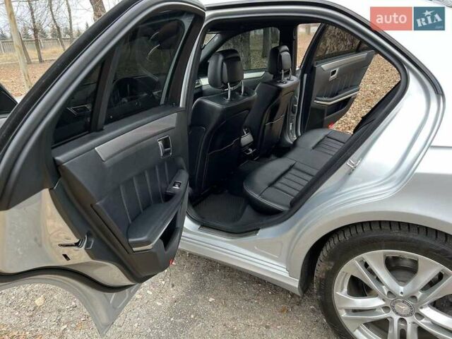 Серый Мерседес Е-Класс, объемом двигателя 2.1 л и пробегом 298 тыс. км за 17200 $, фото 5 на Automoto.ua