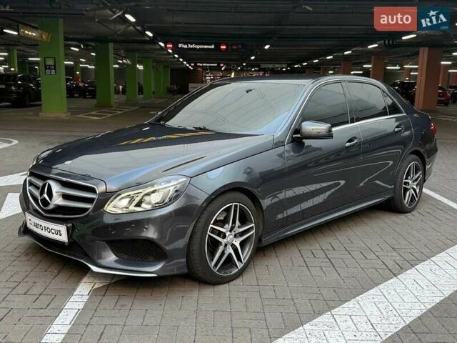 Серый Мерседес Е-Класс, объемом двигателя 2.99 л и пробегом 300 тыс. км за 22990 $, фото 2 на Automoto.ua