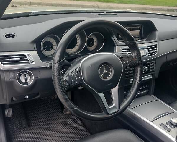 Серый Мерседес Е-Класс, объемом двигателя 2.1 л и пробегом 298 тыс. км за 17200 $, фото 7 на Automoto.ua