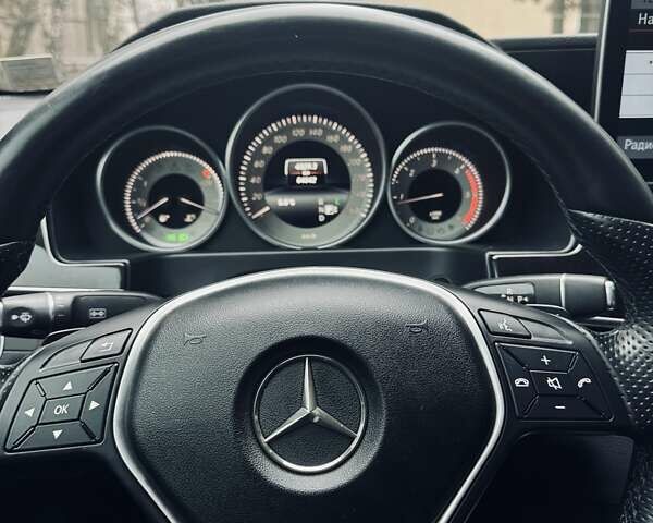 Серый Мерседес Е-Класс, объемом двигателя 2.2 л и пробегом 84 тыс. км за 22700 $, фото 38 на Automoto.ua