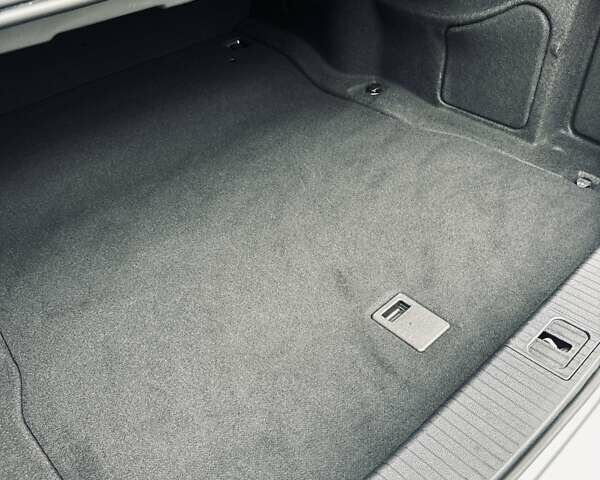 Серый Мерседес Е-Класс, объемом двигателя 2.2 л и пробегом 84 тыс. км за 22700 $, фото 34 на Automoto.ua