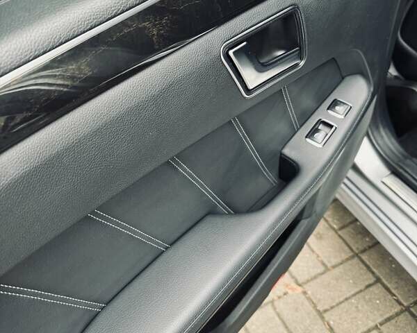 Серый Мерседес Е-Класс, объемом двигателя 2.2 л и пробегом 84 тыс. км за 22700 $, фото 13 на Automoto.ua