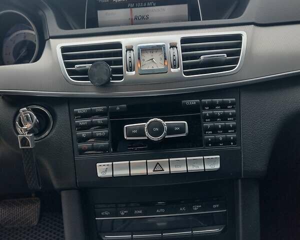 Серый Мерседес Е-Класс, объемом двигателя 2.1 л и пробегом 298 тыс. км за 17200 $, фото 12 на Automoto.ua