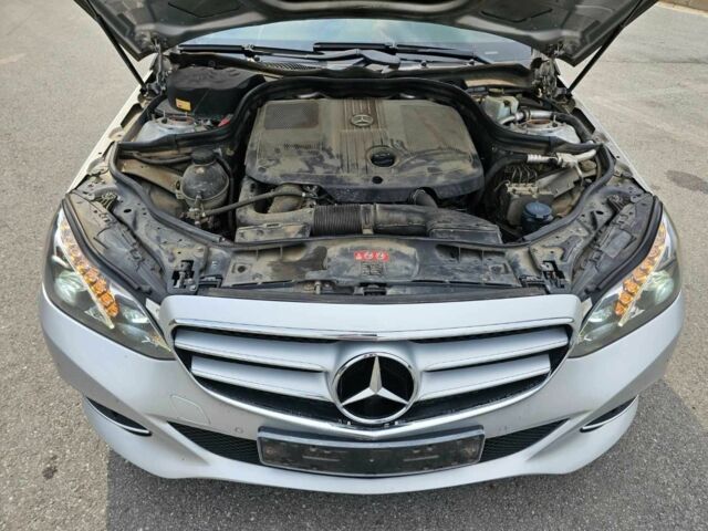 Серый Мерседес Е-Класс, объемом двигателя 2.2 л и пробегом 130 тыс. км за 4300 $, фото 4 на Automoto.ua