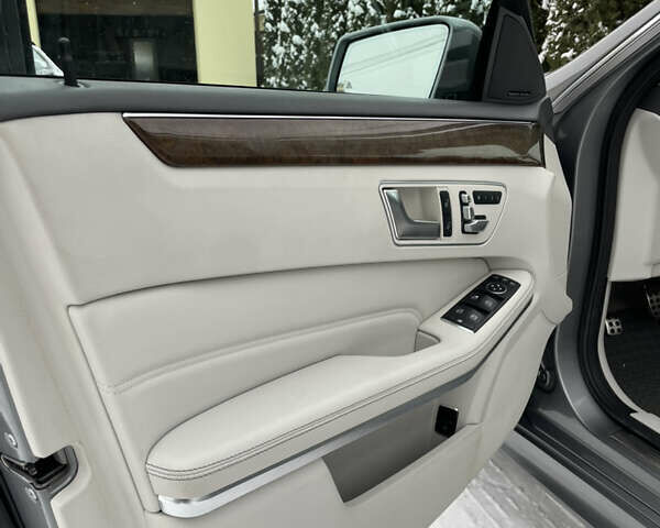 Серый Мерседес Е-Класс, объемом двигателя 2.2 л и пробегом 155 тыс. км за 18950 $, фото 14 на Automoto.ua