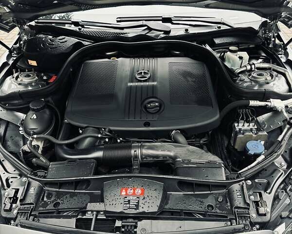 Серый Мерседес Е-Класс, объемом двигателя 2.2 л и пробегом 84 тыс. км за 22700 $, фото 33 на Automoto.ua