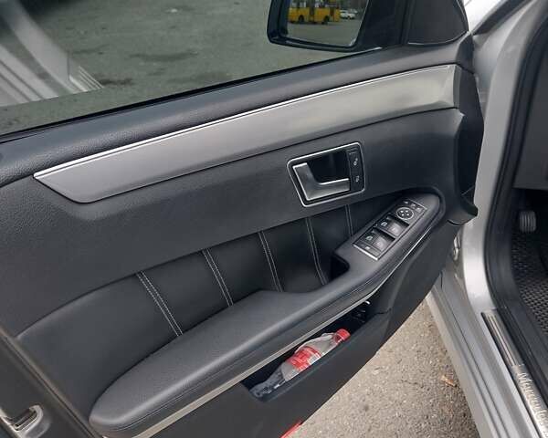 Серый Мерседес Е-Класс, объемом двигателя 2.1 л и пробегом 298 тыс. км за 17200 $, фото 9 на Automoto.ua