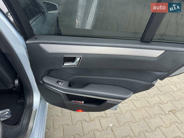 Сірий Мерседес Е-Клас, об'ємом двигуна 2.14 л та пробігом 200 тис. км за 19200 $, фото 11 на Automoto.ua