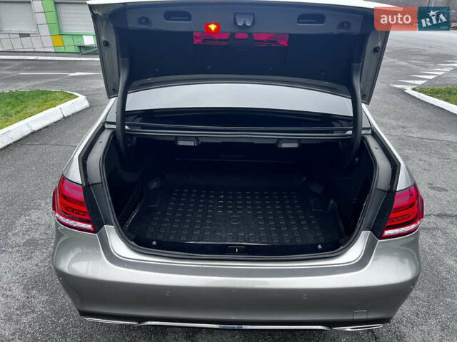 Серый Мерседес Е-Класс, объемом двигателя 2.2 л и пробегом 295 тыс. км за 18700 $, фото 11 на Automoto.ua