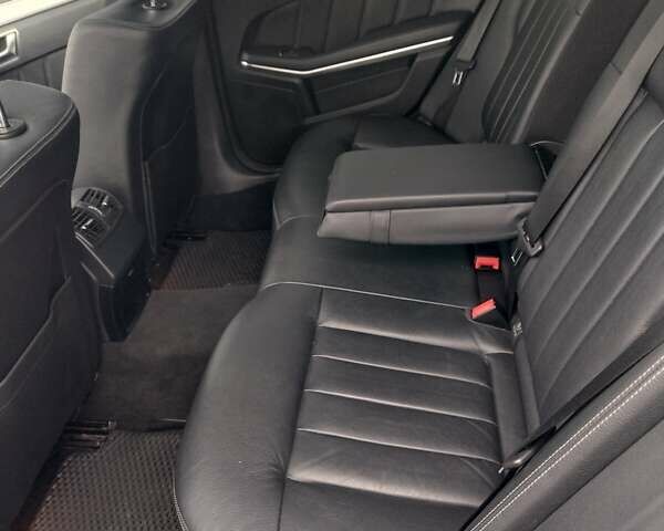 Серый Мерседес Е-Класс, объемом двигателя 2.1 л и пробегом 298 тыс. км за 17200 $, фото 10 на Automoto.ua