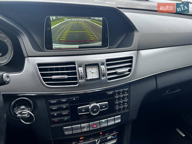 Серый Мерседес Е-Класс, объемом двигателя 2.2 л и пробегом 295 тыс. км за 18700 $, фото 15 на Automoto.ua