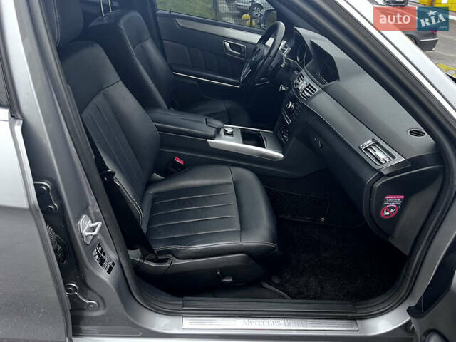 Серый Мерседес Е-Класс, объемом двигателя 2.2 л и пробегом 295 тыс. км за 18700 $, фото 7 на Automoto.ua