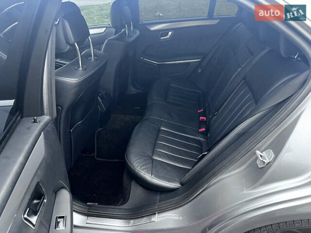 Серый Мерседес Е-Класс, объемом двигателя 2.2 л и пробегом 295 тыс. км за 18700 $, фото 18 на Automoto.ua