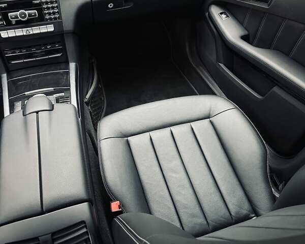 Серый Мерседес Е-Класс, объемом двигателя 2.2 л и пробегом 84 тыс. км за 22700 $, фото 31 на Automoto.ua