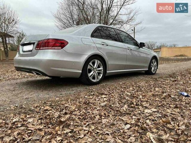 Серый Мерседес Е-Класс, объемом двигателя 2.1 л и пробегом 298 тыс. км за 17200 $, фото 4 на Automoto.ua