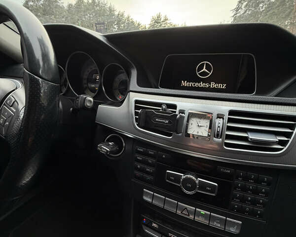 Серый Мерседес Е-Класс, объемом двигателя 2.1 л и пробегом 400 тыс. км за 12700 $, фото 8 на Automoto.ua