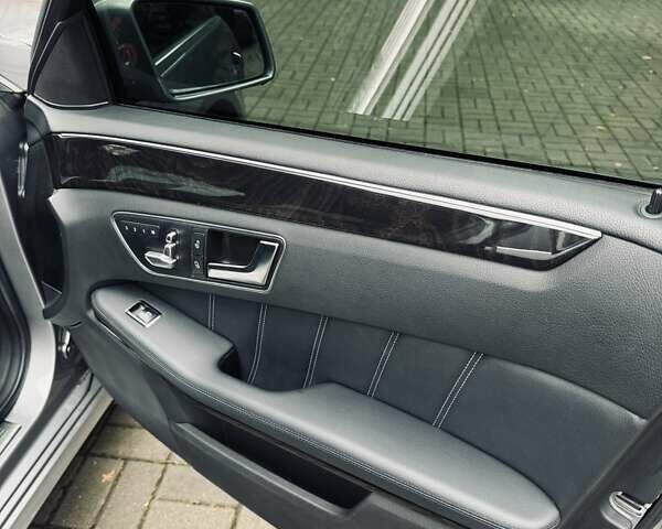 Серый Мерседес Е-Класс, объемом двигателя 2.2 л и пробегом 84 тыс. км за 22700 $, фото 19 на Automoto.ua