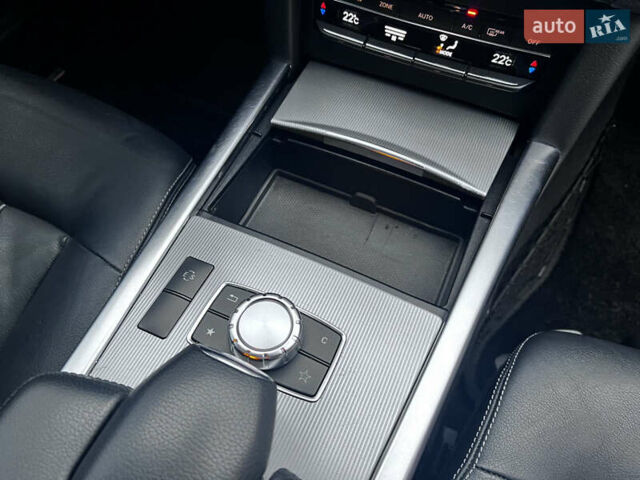 Серый Мерседес Е-Класс, объемом двигателя 2.2 л и пробегом 295 тыс. км за 18700 $, фото 9 на Automoto.ua