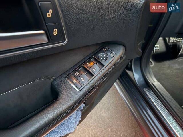 Мерседес Е-Клас 2014 у Києві на Automoto.ua Сірий Мерседес Е-Клас, об'ємом двигуна 2.99 л та пробігом 300 тис. км за 24790 $, фото 11 на Automoto.ua