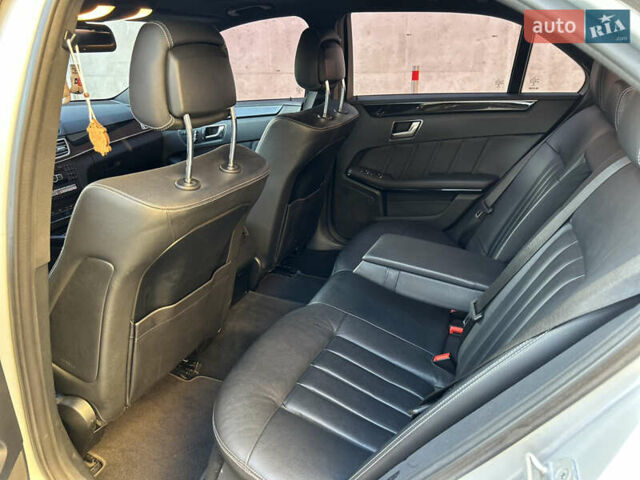 Серый Мерседес Е-Класс, объемом двигателя 2.14 л и пробегом 173 тыс. км за 17500 $, фото 16 на Automoto.ua