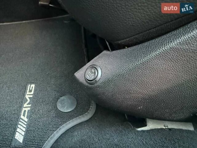 Серый Мерседес Е-Класс, объемом двигателя 2.99 л и пробегом 300 тыс. км за 22990 $, фото 7 на Automoto.ua
