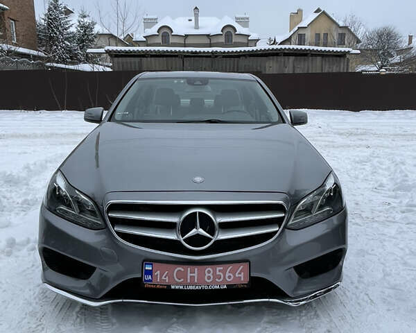 Серый Мерседес Е-Класс, объемом двигателя 2.2 л и пробегом 155 тыс. км за 18950 $, фото 1 на Automoto.ua