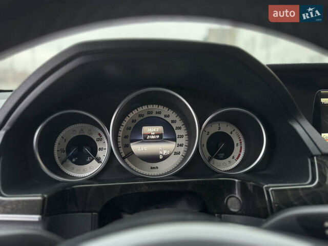 Сірий Мерседес Е-Клас, об'ємом двигуна 2.2 л та пробігом 218 тис. км за 16500 $, фото 15 на Automoto.ua
