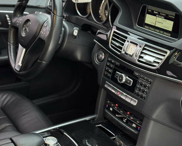 Сірий Мерседес Е-Клас, об'ємом двигуна 2.14 л та пробігом 187 тис. км за 17500 $, фото 17 на Automoto.ua