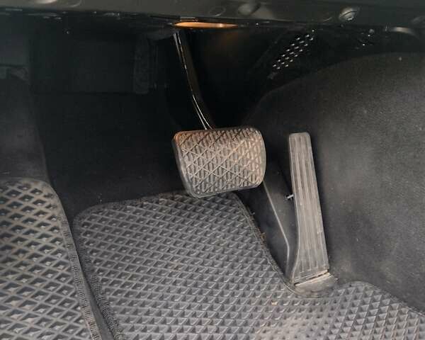 Серый Мерседес Е-Класс, объемом двигателя 2.1 л и пробегом 298 тыс. км за 17200 $, фото 8 на Automoto.ua