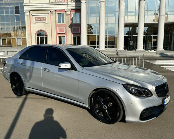 Серый Мерседес Е-Класс, объемом двигателя 2.14 л и пробегом 214 тыс. км за 18900 $, фото 4 на Automoto.ua