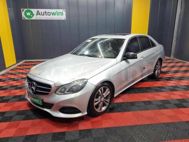 Серый Мерседес Е-Класс, объемом двигателя 2.2 л и пробегом 42 тыс. км за 10900 $, фото 1 на Automoto.ua