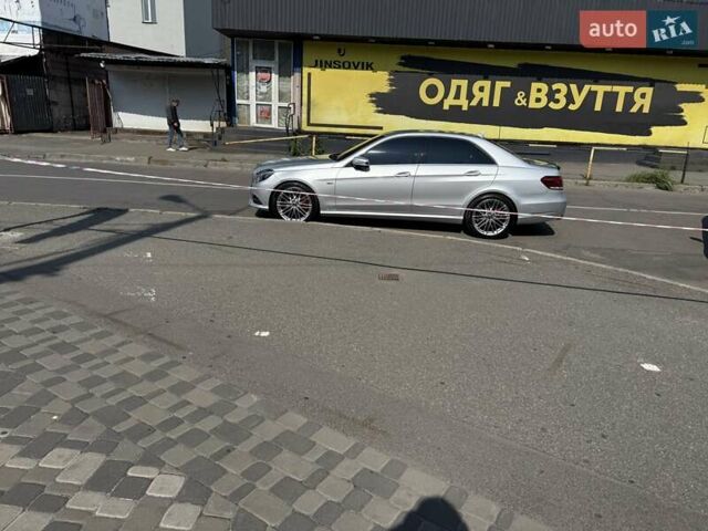 Сірий Мерседес Е-Клас, об'ємом двигуна 2.2 л та пробігом 180 тис. км за 27000 $, фото 23 на Automoto.ua
