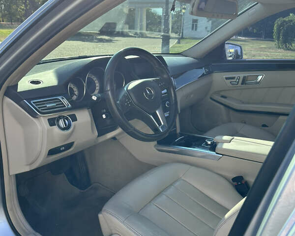 Серый Мерседес Е-Класс, объемом двигателя 2.14 л и пробегом 214 тыс. км за 18900 $, фото 17 на Automoto.ua