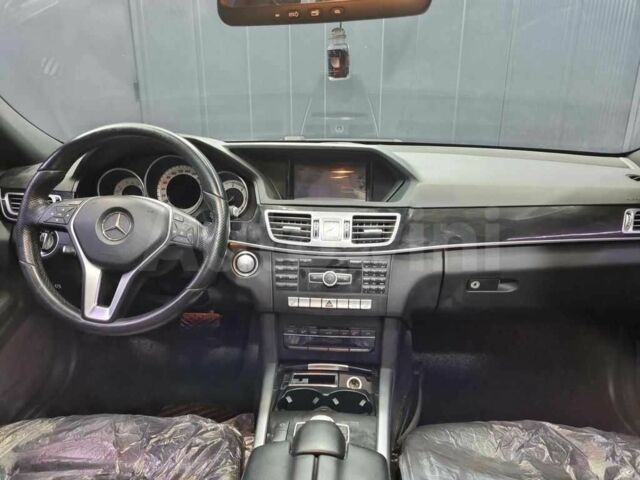 Серый Мерседес Е-Класс, объемом двигателя 2.2 л и пробегом 42 тыс. км за 10900 $, фото 6 на Automoto.ua