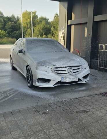 Серый Мерседес Е-Класс, объемом двигателя 3.5 л и пробегом 184 тыс. км за 24999 $, фото 2 на Automoto.ua