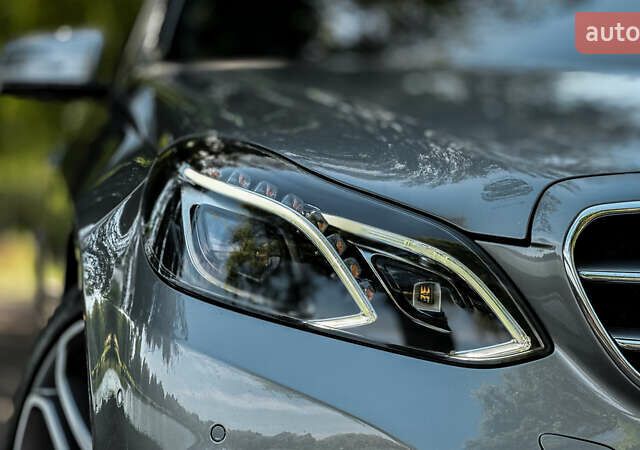 Серый Мерседес Е-Класс, объемом двигателя 2.14 л и пробегом 142 тыс. км за 22800 $, фото 2 на Automoto.ua