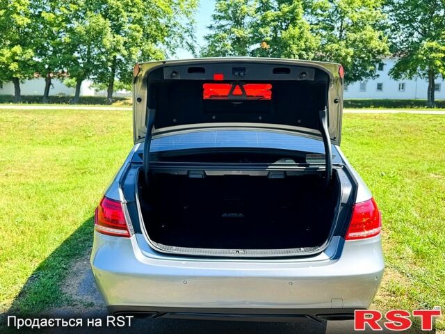 Серый Мерседес Е-Класс, объемом двигателя 2.1 л и пробегом 105 тыс. км за 16800 $, фото 8 на Automoto.ua