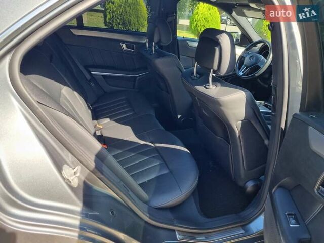 Серый Мерседес Е-Класс, объемом двигателя 3 л и пробегом 480 тыс. км за 21500 $, фото 23 на Automoto.ua