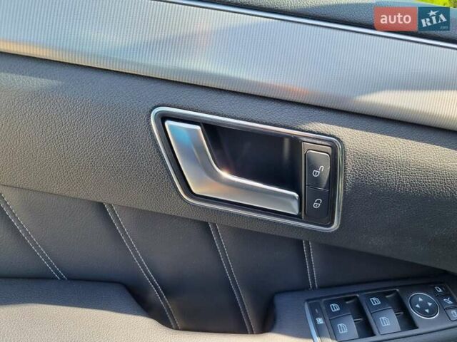 Серый Мерседес Е-Класс, объемом двигателя 3 л и пробегом 480 тыс. км за 21500 $, фото 16 на Automoto.ua