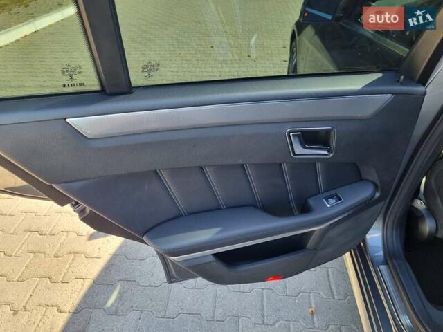 Серый Мерседес Е-Класс, объемом двигателя 3 л и пробегом 480 тыс. км за 21500 $, фото 21 на Automoto.ua